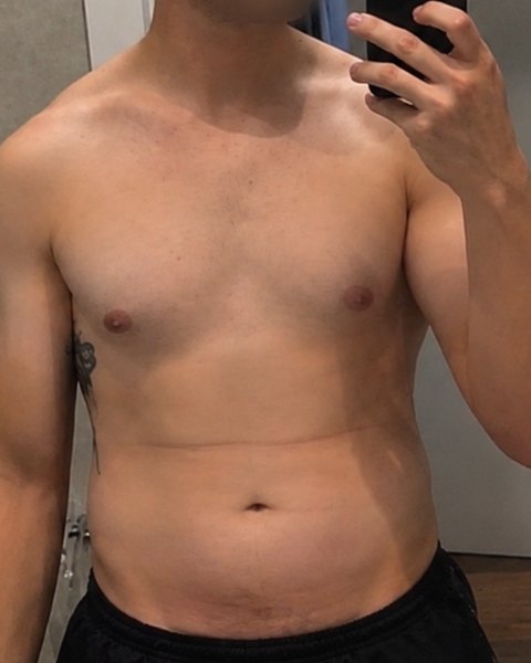 Client avant le coaching, devant son miroir